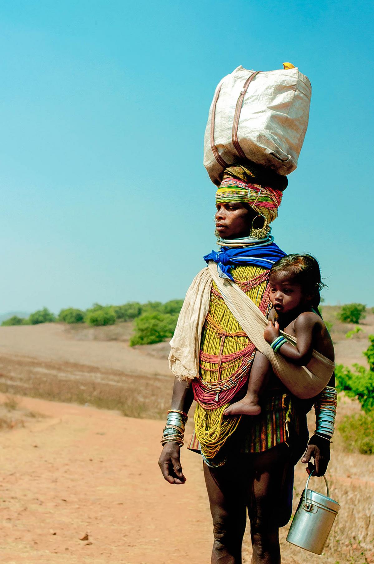 Bonda woman and child fetching water